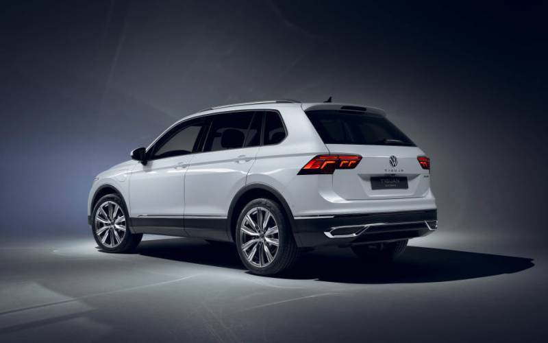 Comparison Volkswagen Tiguan eHybrid 2021 vs Audi Q3 Sportback 40